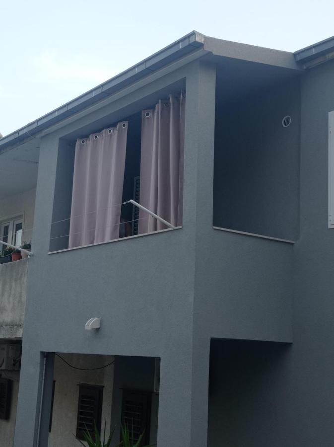 Appartamento Apartman Ivo Baška Voda Esterno foto