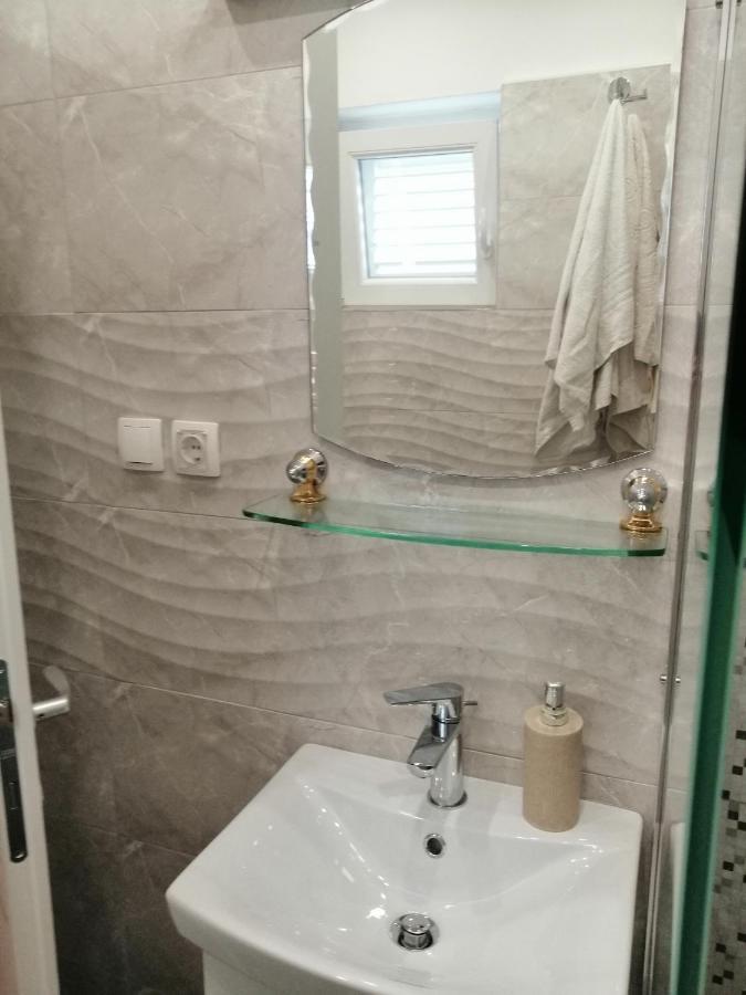 Appartamento Apartman Ivo Baška Voda Esterno foto